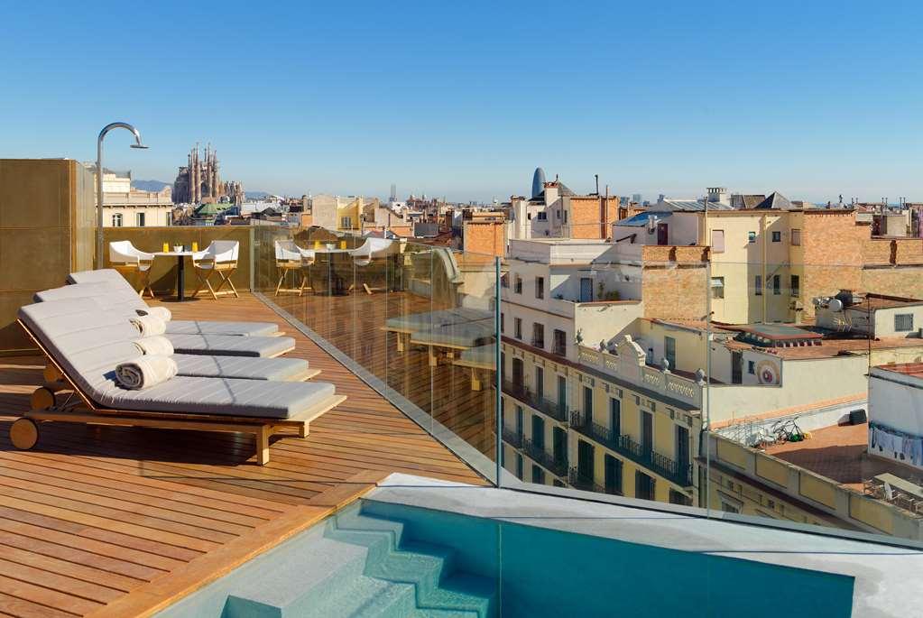 Hotel The One Barcelona Gl Esterno foto Rooftop pool at Hotel W Barcelona