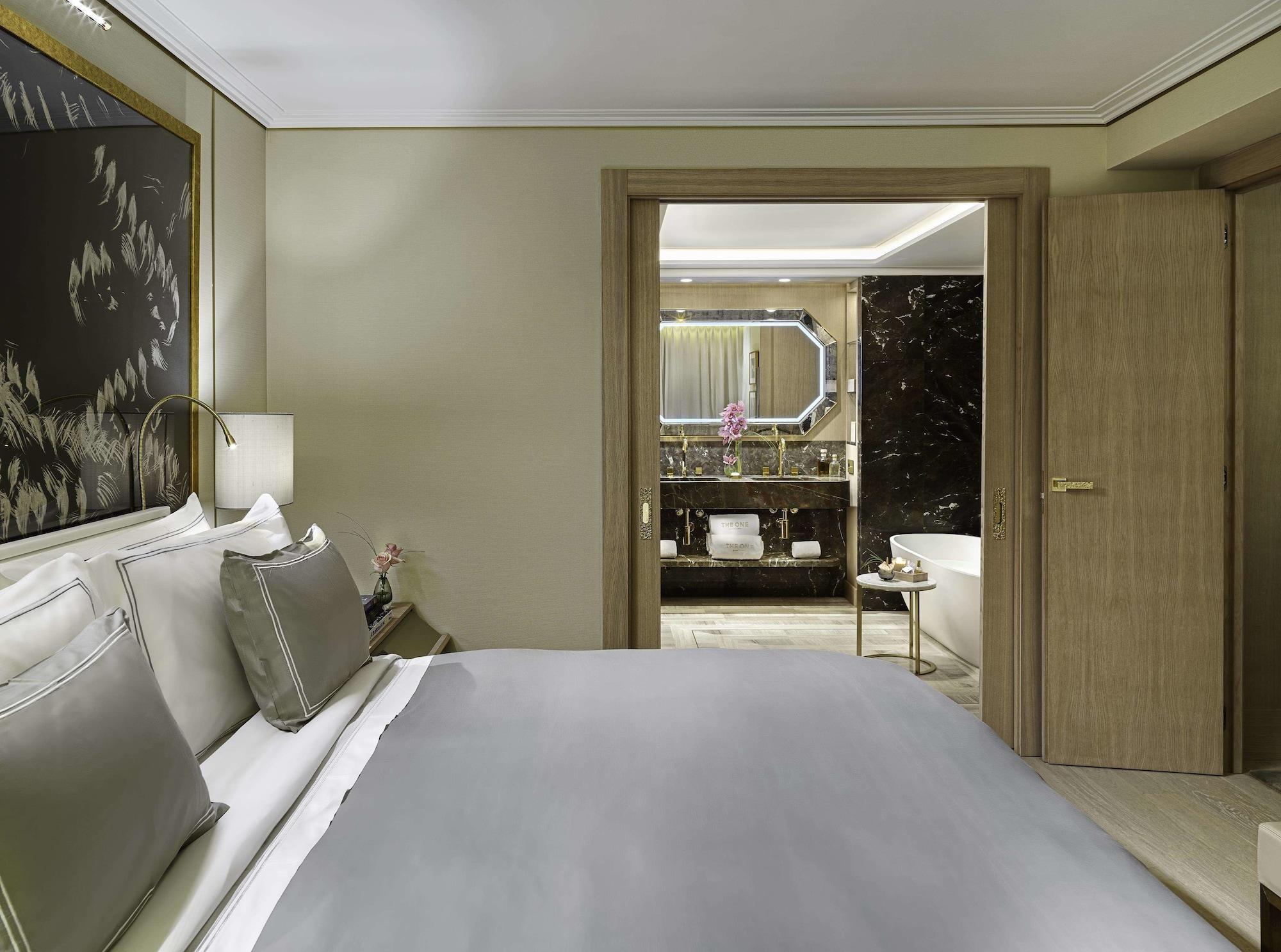 Hotel The One Barcelona Gl Esterno foto A bedroom in the hotel