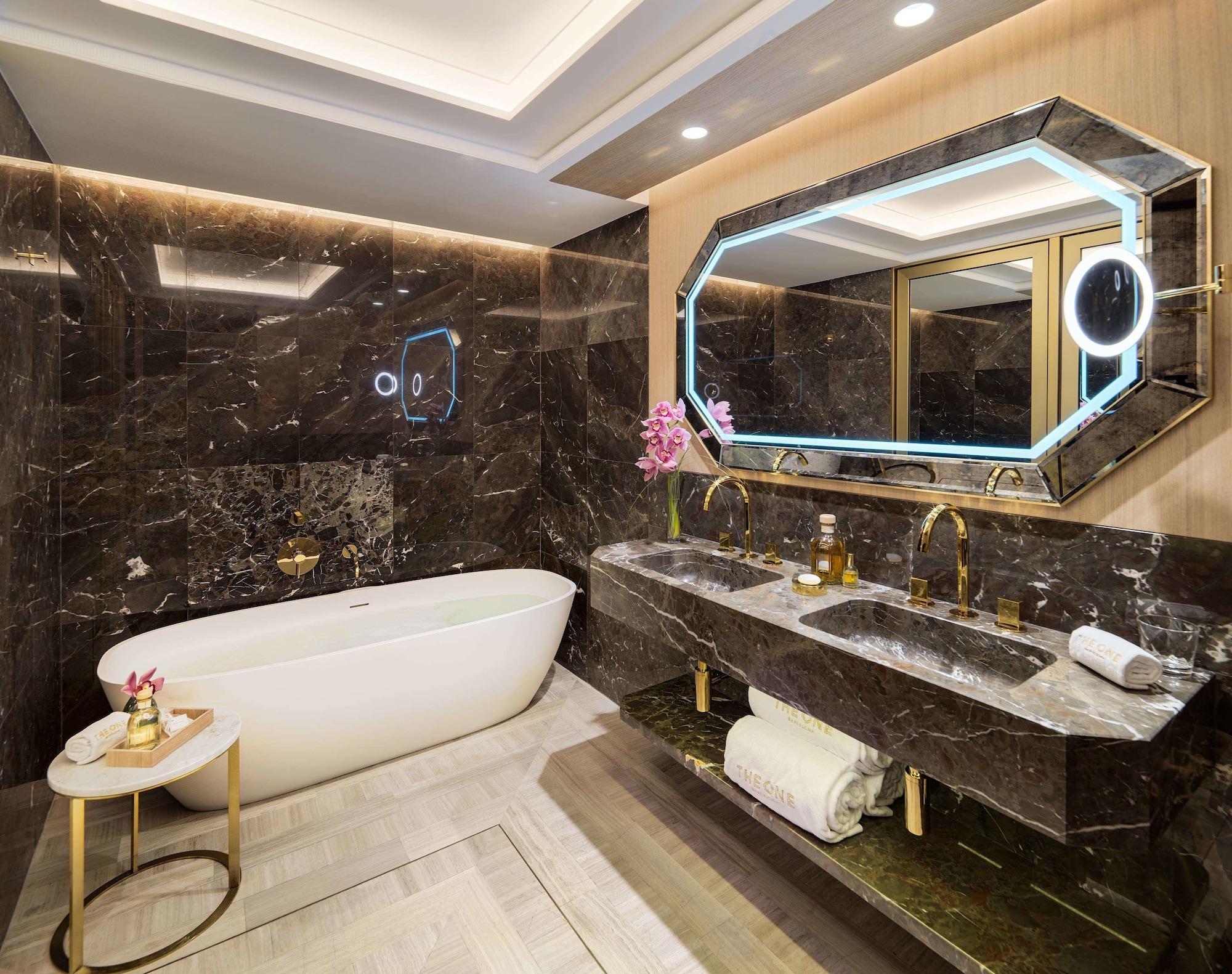 Hotel The One Barcelona Gl Esterno foto Bathroom