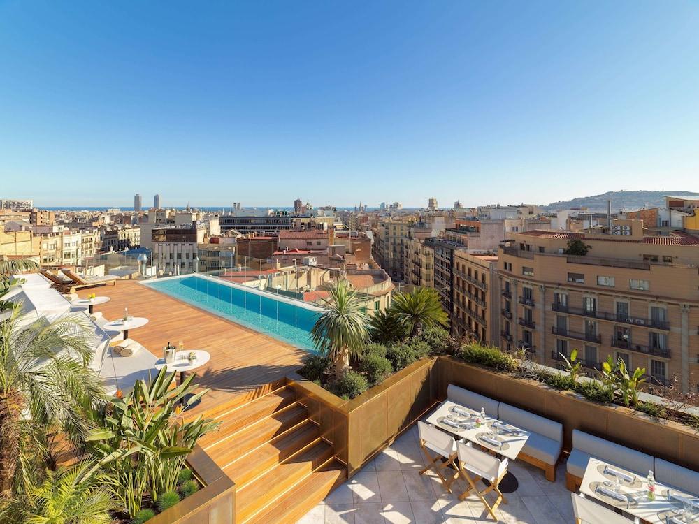 Hotel The One Barcelona Gl Esterno foto The hotel's rooftop pool