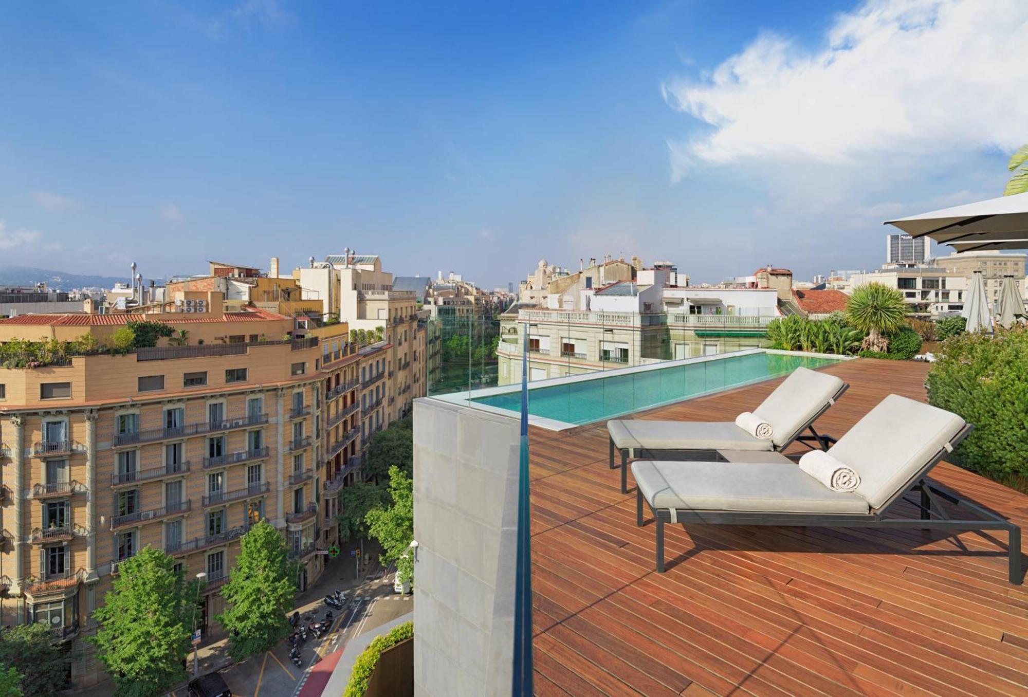 Hotel The One Barcelona Gl Esterno foto Rooftop pool