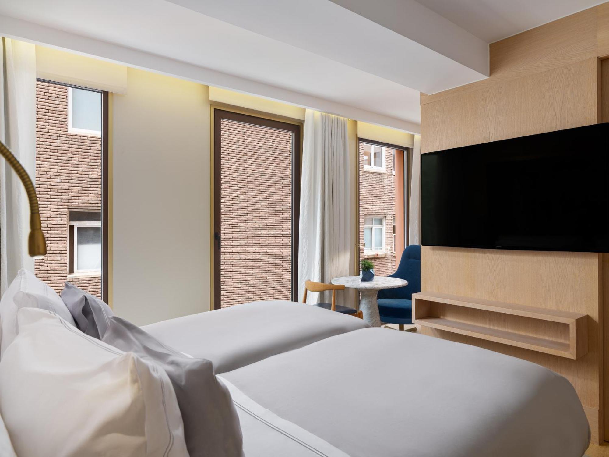 Hotel The One Barcelona Gl Esterno foto A room at the hotel